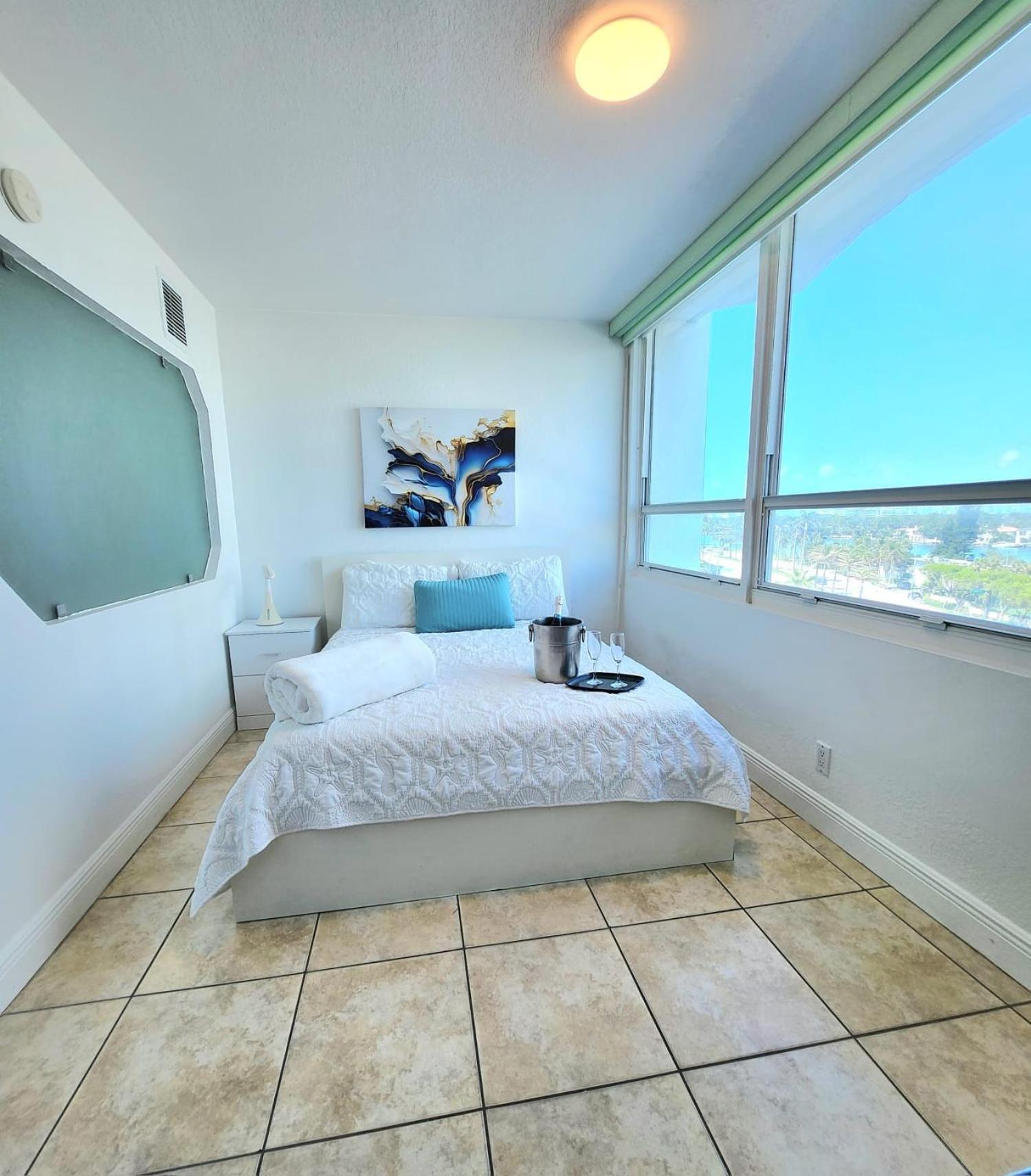 Beachfront Property Pool Gym Tennis Miami Beach! Exterior photo